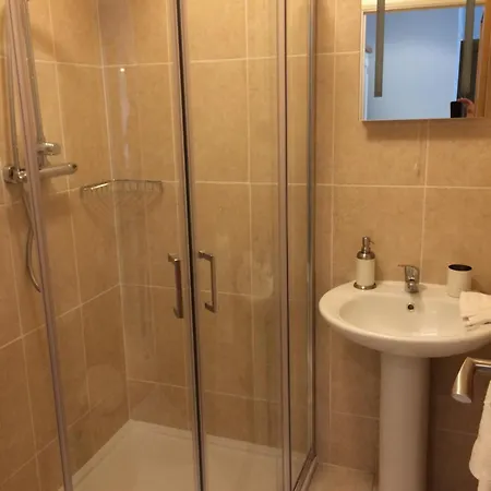 Cornerstone Townhouse לינה וארוחת בוקר